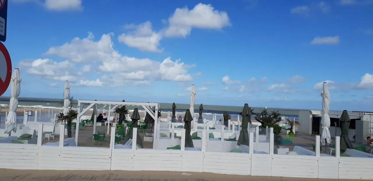 James Sun Beach Apartment Ostend
