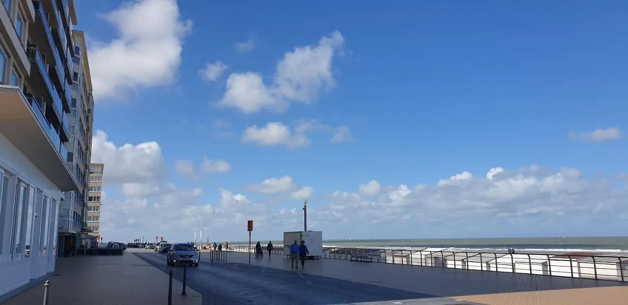 James Sun Beach Apartment Ostend