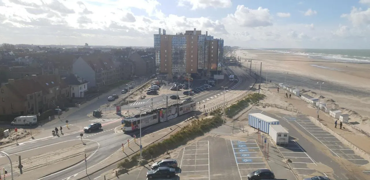 James Sun Beach Apartment Ostend